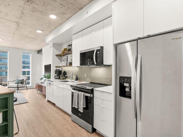 430 8th Ave N APT 301