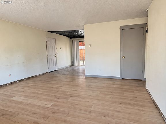 4th image of 12707 NE 76th St