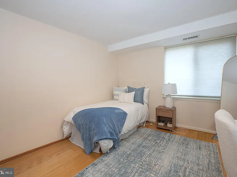 1637 Oakwood Dr #S122 — Photo 14
