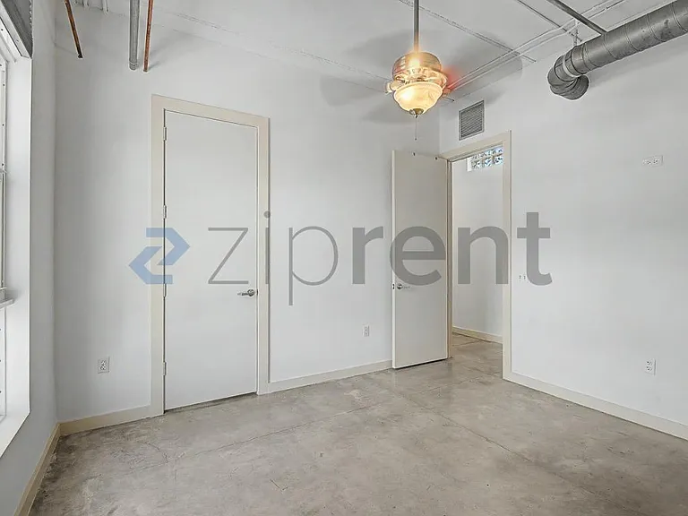 103 SE 4th Ave #203 — Photo 24