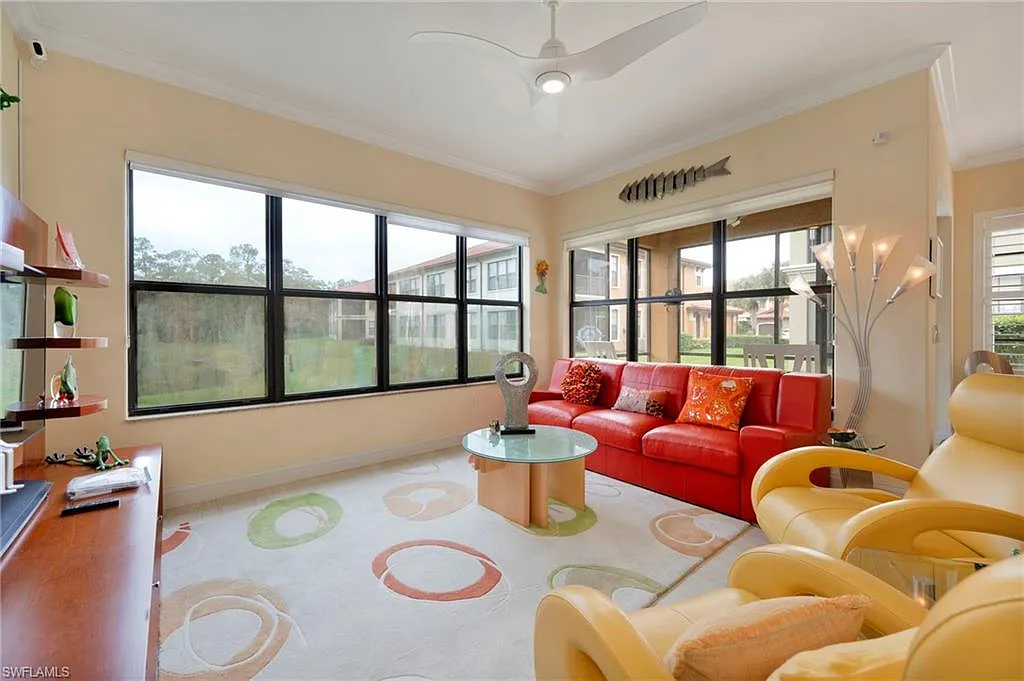3 bed, 2.0 bath, 1744 sqft, $4,200 — Photo 2