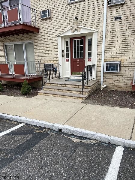 1st image of 394 Hoover Ave APT 184