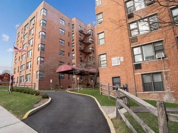 555 Bronx River Road #2K, Yonkers, NY 10704