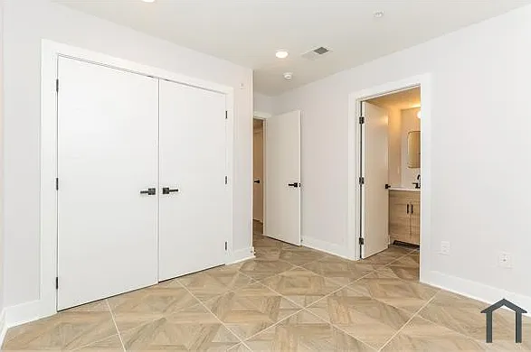 429 E Upsal St #3 — Photo 13