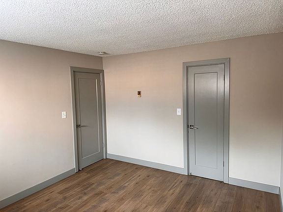 2nd image of 766 Loma Ave APT 4