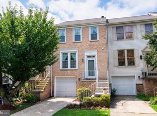 717 Herndon Woods Ct, Herndon, VA 20170