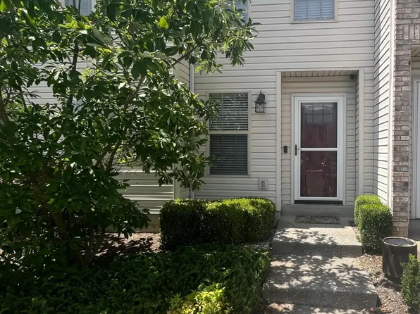3101 Kirklevington Dr APT 230, Lexington, KY 40517
