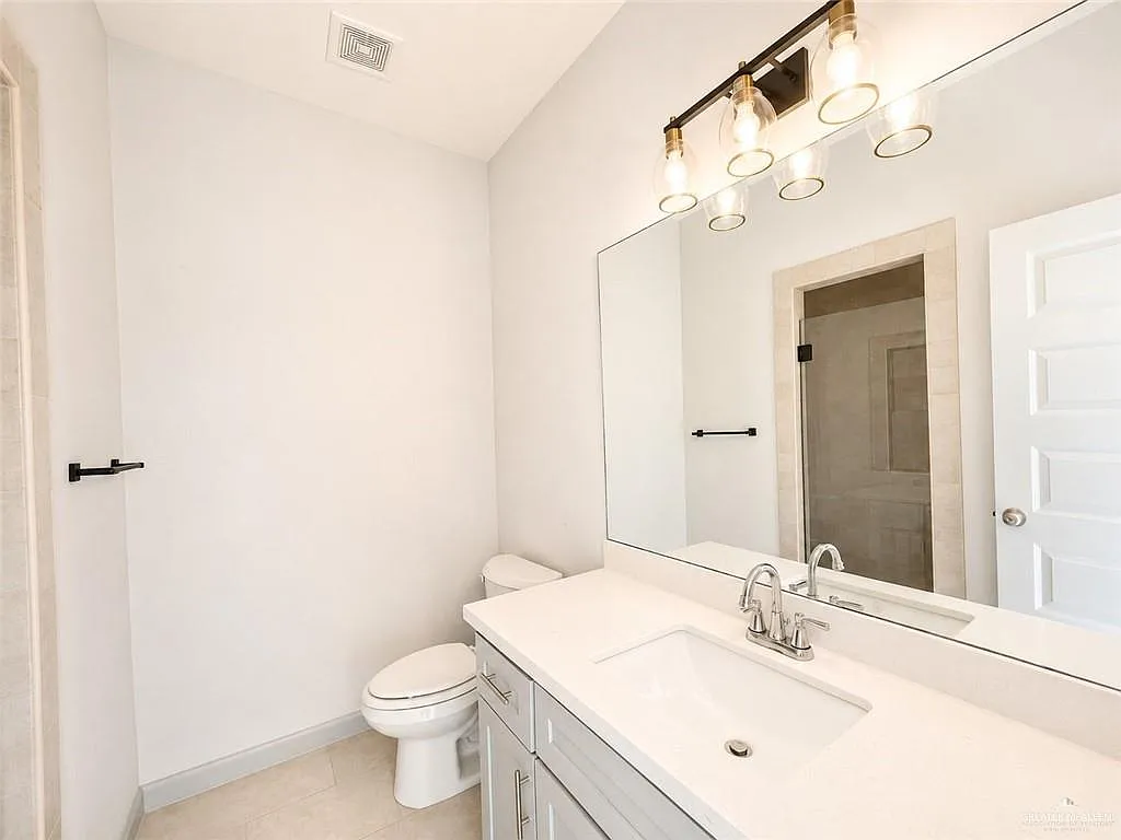 1 bed, 1.0 bath, 750 sqft, $700 — Photo 4