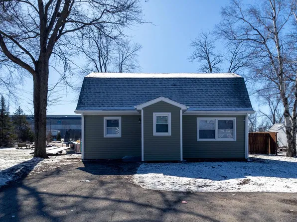 555 West Oakwood ROAD, Oak Creek, WI 53154