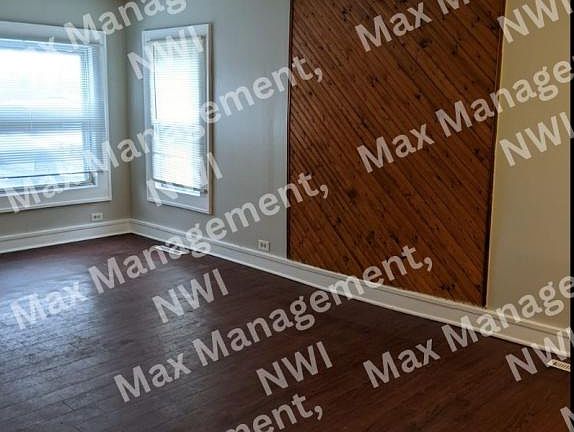 3rd image of 3427 N Lake Park Ave
