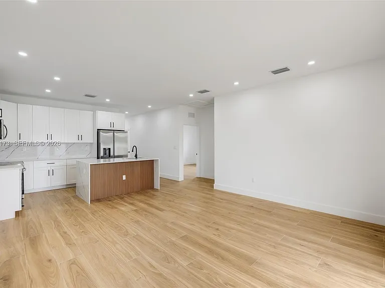 11086 SW 219th St — Photo 14