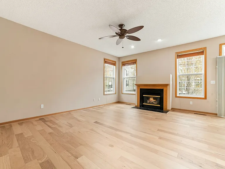 15726 Frisian Ln — Photo 6