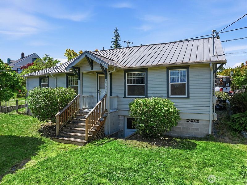 2nd image of 4417 Seahurst Avenue