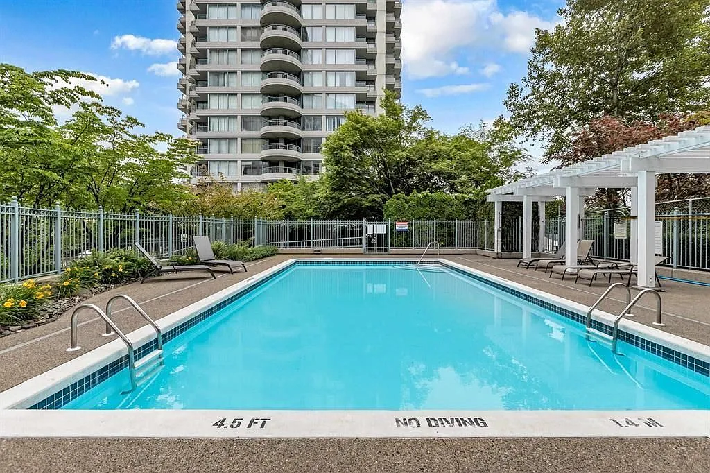 3 bed, 1200 sqft, $2,999 — Photo 1
