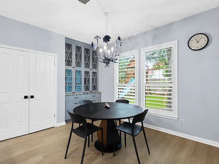 1318 Barton Crk — Photo 12