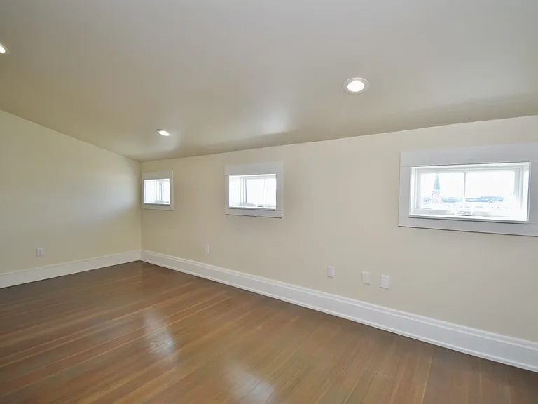 105 Peete St — Photo 33