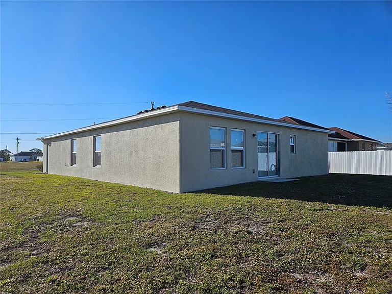901 NW 15th Pl — Photo 26