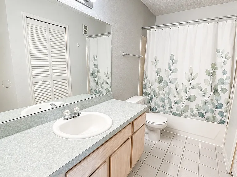 3705 SW 27th St #1023 — Photo 8