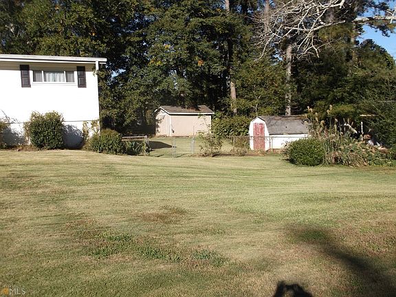 3rd image of 15 Willow Dr