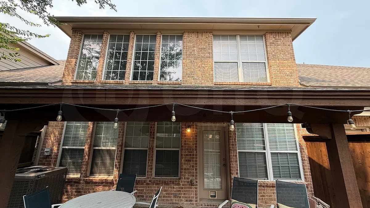 3 bed, 2.5 bath, 1667 sqft, $2,600 — Photo 3