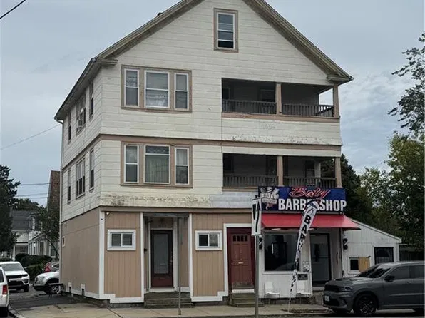 1186 Elmwood Ave, Providence, RI 02907