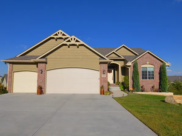 912 Locharno Dr, Manhattan, KS 66503