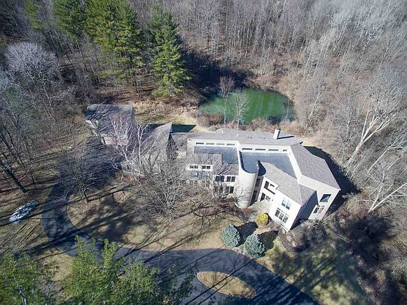 3rd image of 215 Forest Haven Dr