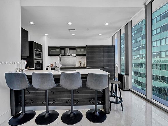 4th image of 200 Biscayne Boulevard Way #A50001