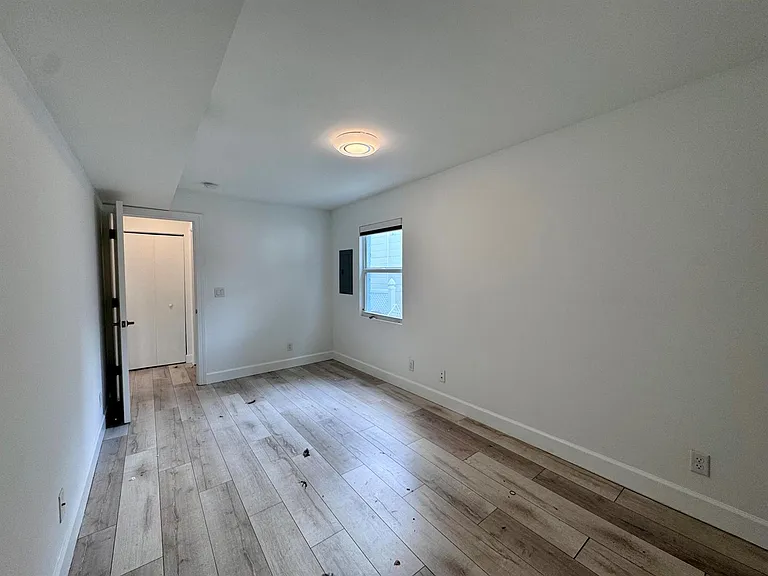 102 S K St #4 — Photo 8