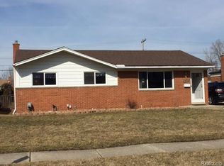 16921 Hans Ct, Fraser, MI 48026