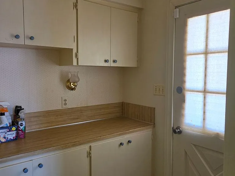 1107 S Yates St — Photo 10