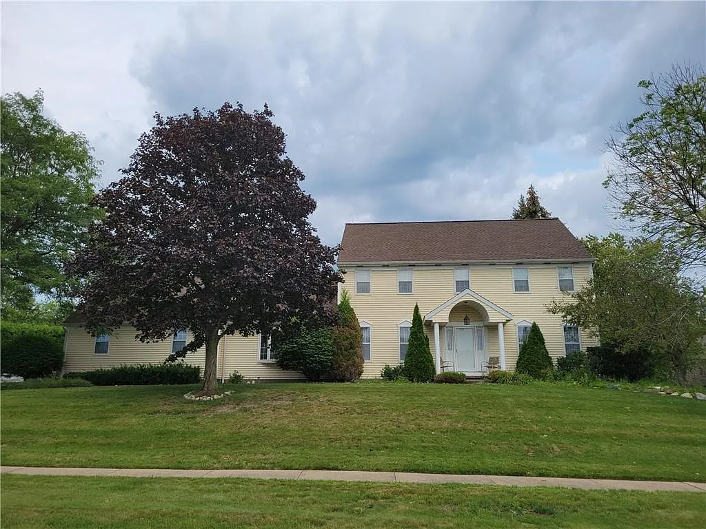 5717 Clinton St photo 1