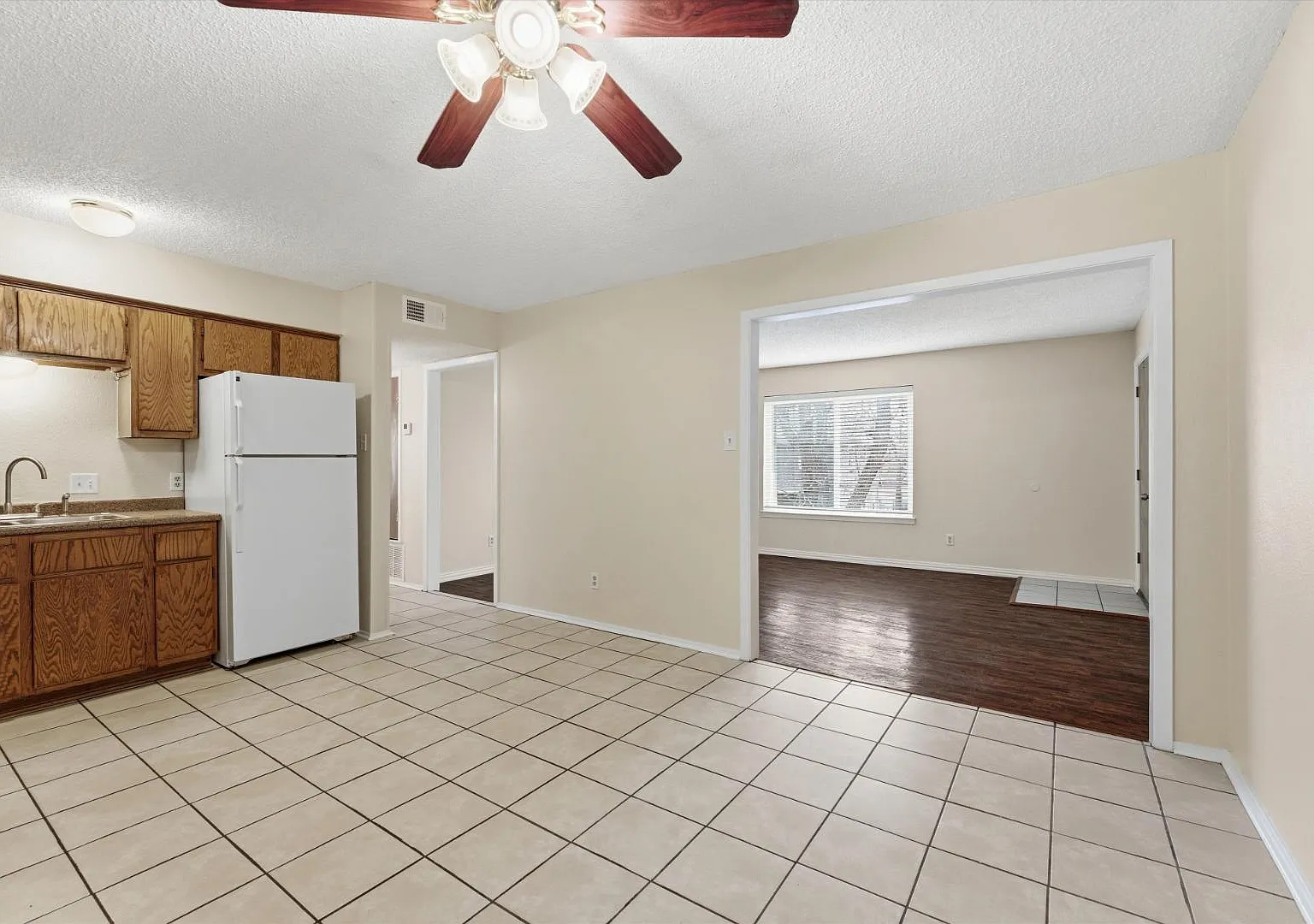 410 W Franklin St - 410 Franklin St Unit 8 — Photo 1