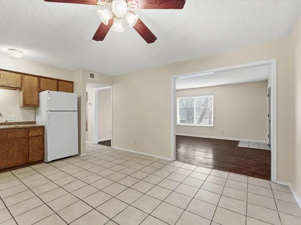 410 W Franklin St #6, Waxahachie, TX 75165