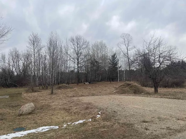 126 Colchester Way, Gladwin, MI 48624