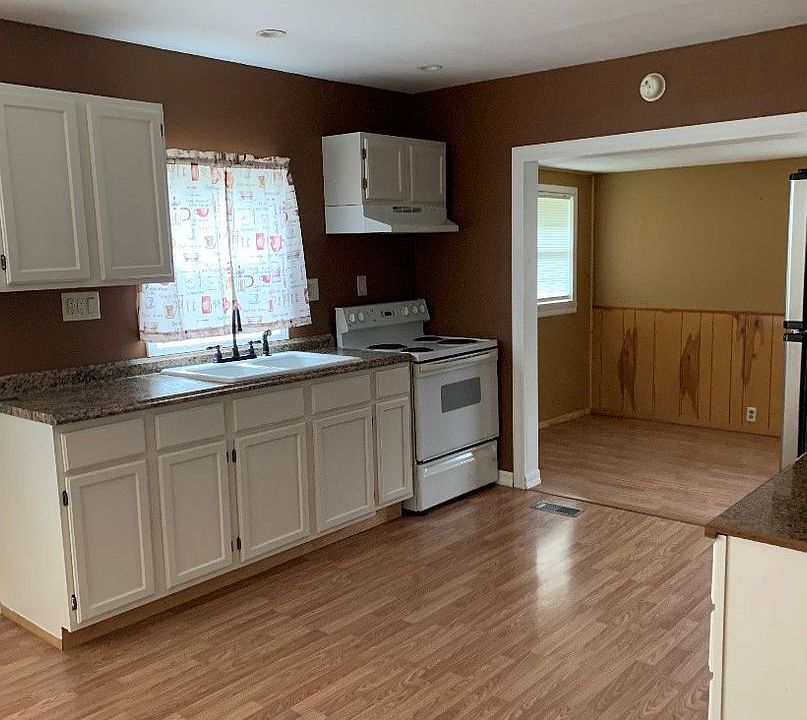 2nd image of 120 Bluff Cir