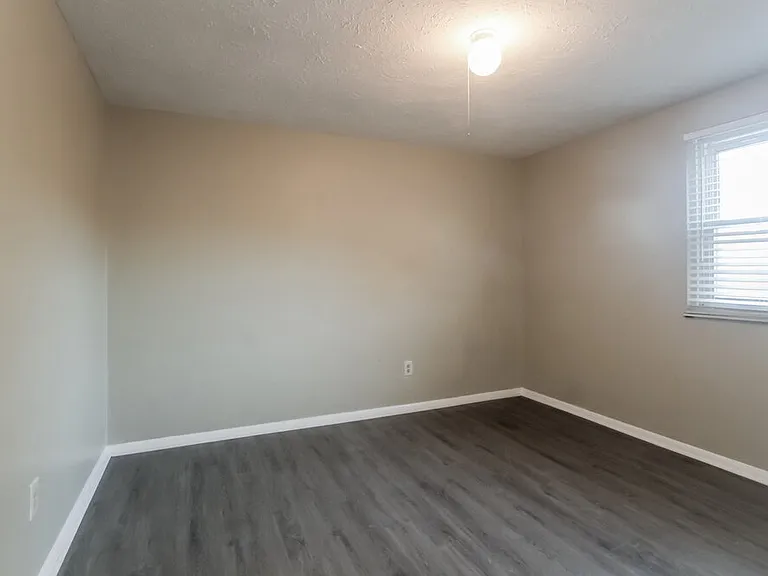 8931 Squire Ct — Photo 13
