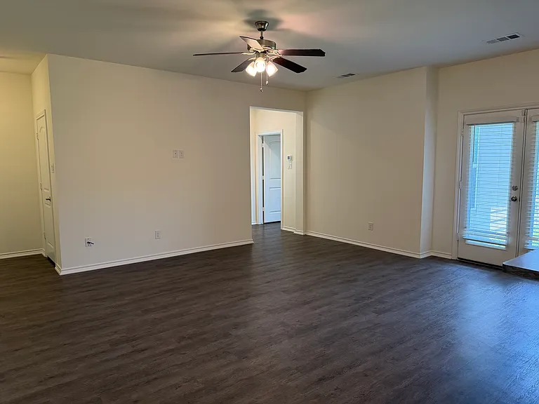 2237 Diamond Dr — Photo 5