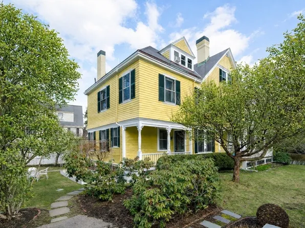 6 Mercer Cir, Cambridge, MA 02138