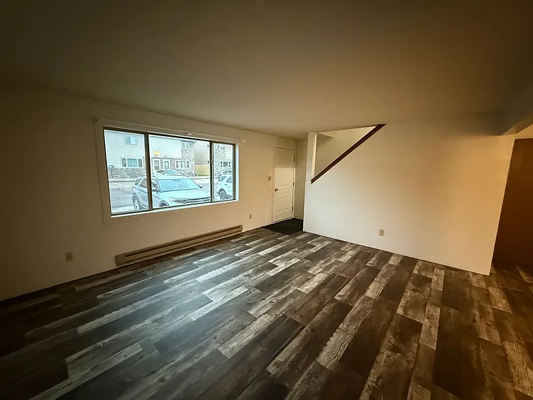 534 W 42nd St — Photo 2