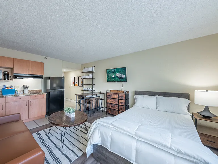 Reno Regency Apartments — Photo 6