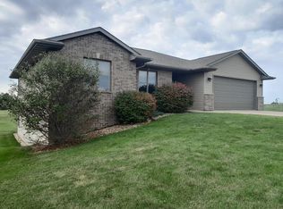 1115 Walnut Dell Rd, Platteville, WI 53818