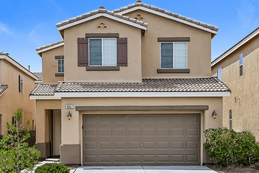 3 bed, 2.5 bath, 1988 sqft, $2,330 — Photo 1