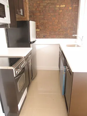 Rented by Sky Management | media 19