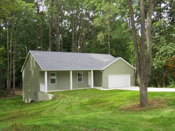 5882 Mullen Ridge Dr, Delton, MI 49046