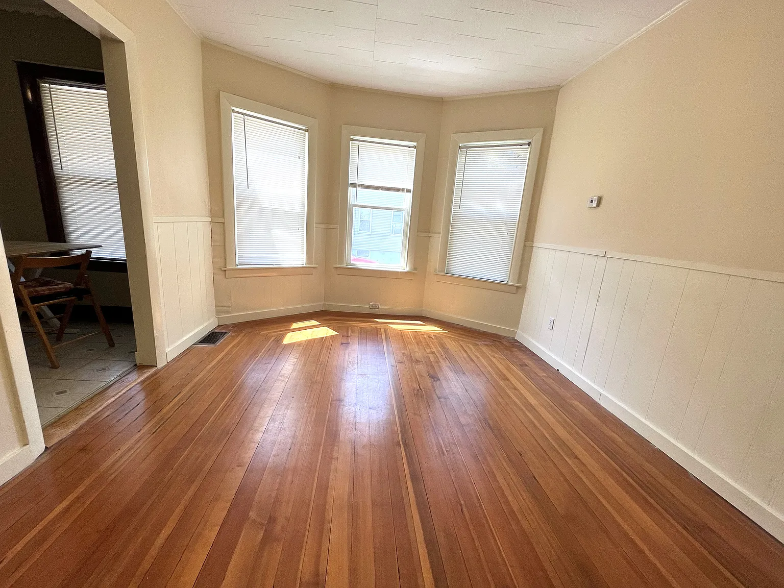 3 bed, 1000 sqft, $2,800 — Photo 2