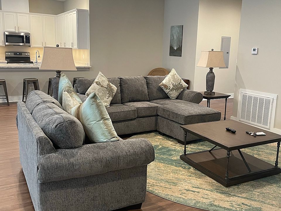 1st image of 115 W Magnolia St #3
