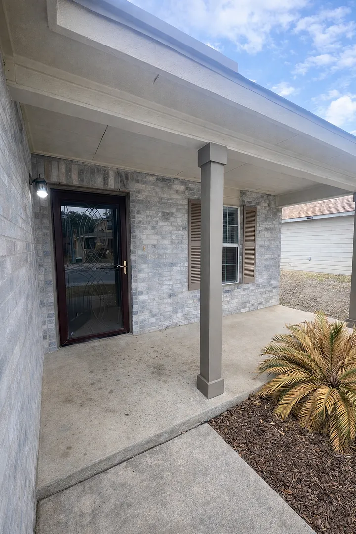 Building Photo - 4002 Angel Trumpet