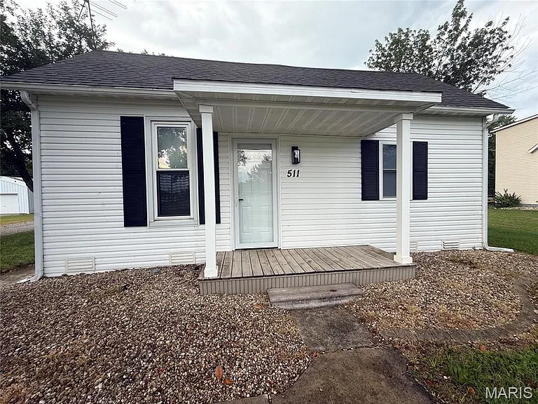 511 E Beckemeyer Ave — Photo 1