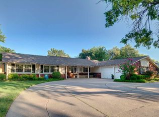 521 N Stratford Ln, Wichita, KS 67206